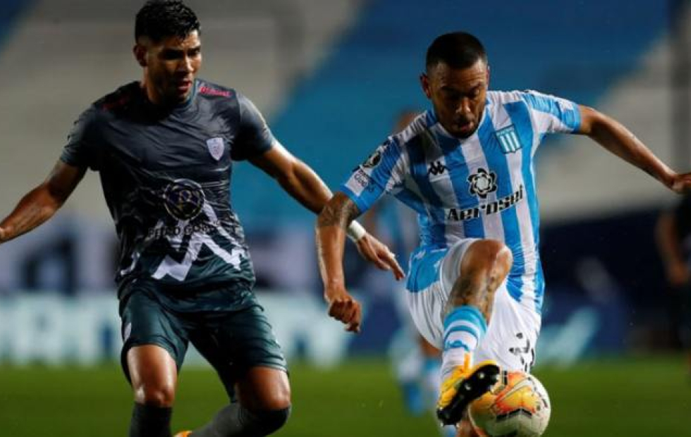 Ganó Racing pero no pudo culminar como líder en su grupo