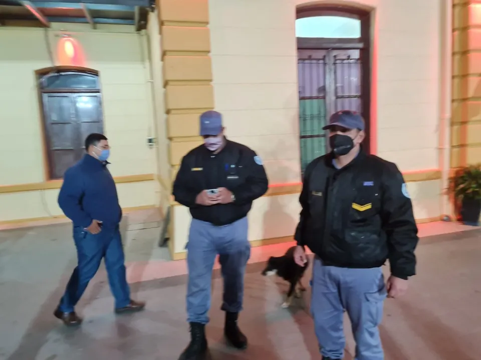 Policias I.jpg