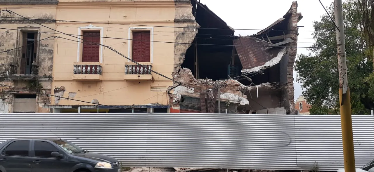 cayomamposteriaEDIFICIO1.jpg