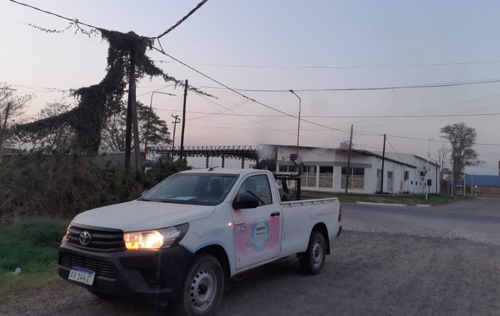 Prosiguen trabajos de fumigacion de lucha contra el dengue en toda la ciudad