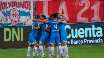 Foto- Vélez es el nuevo puntero tras la victoria en Parque Patricios..jpg