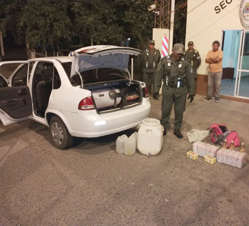 Halla marihuana dentro de paquetes de harina.jpg