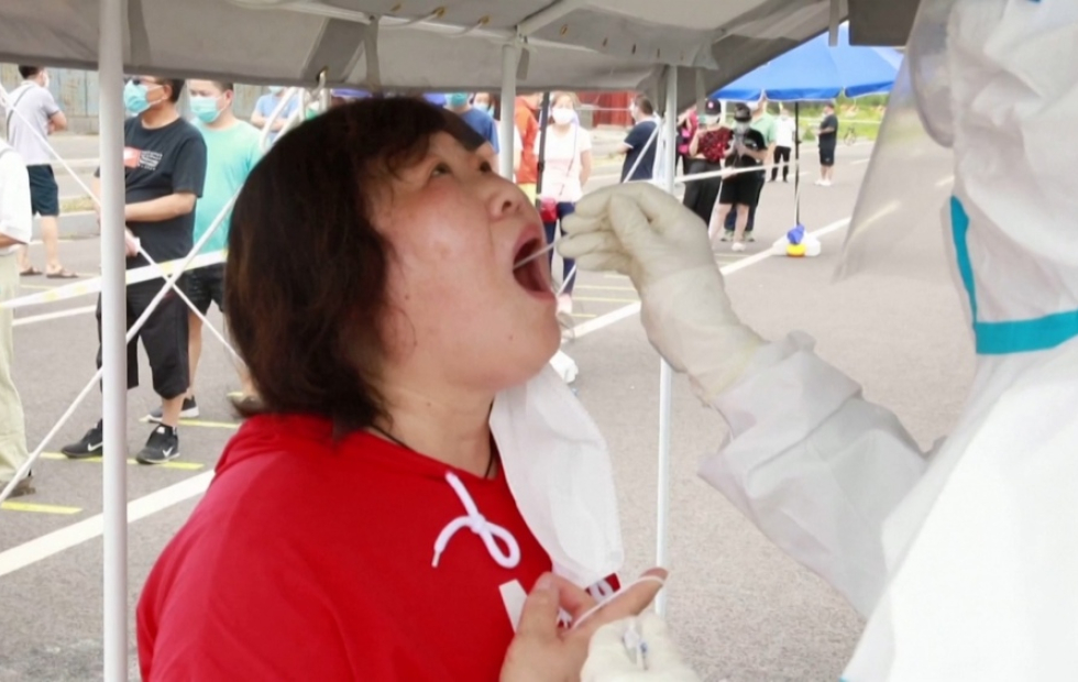 China hará test de coronavirus a 9 millones de personas tras un rebrote en dos meses