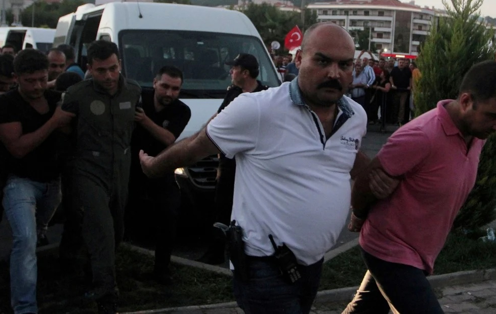 Turquía: cadena perpetua para 337 personas por el intento de golpe de Estado de 2016