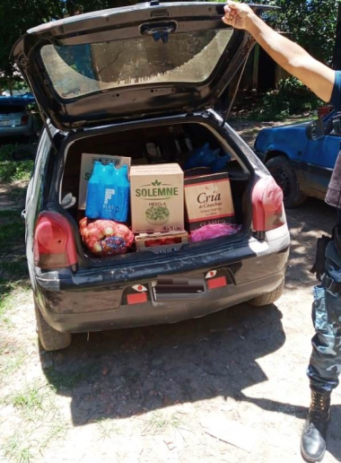 Operativo de Frontera la Polic_a secuestr_ tres veh_culos, y mercader_as varias, en la ciudad de Clorinda y en el barrio Las Orqu_deas. . ....jpg