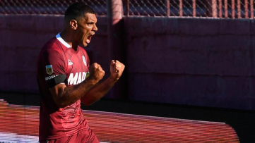 Foto- El correntino José Sand anotó el segundo gol del Granate ante el Halcón de Varela..jpg