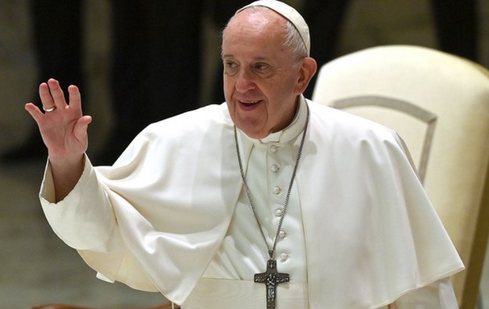 El Vaticano confirmó un caso de coronavirus en la residencia del papa Francisco