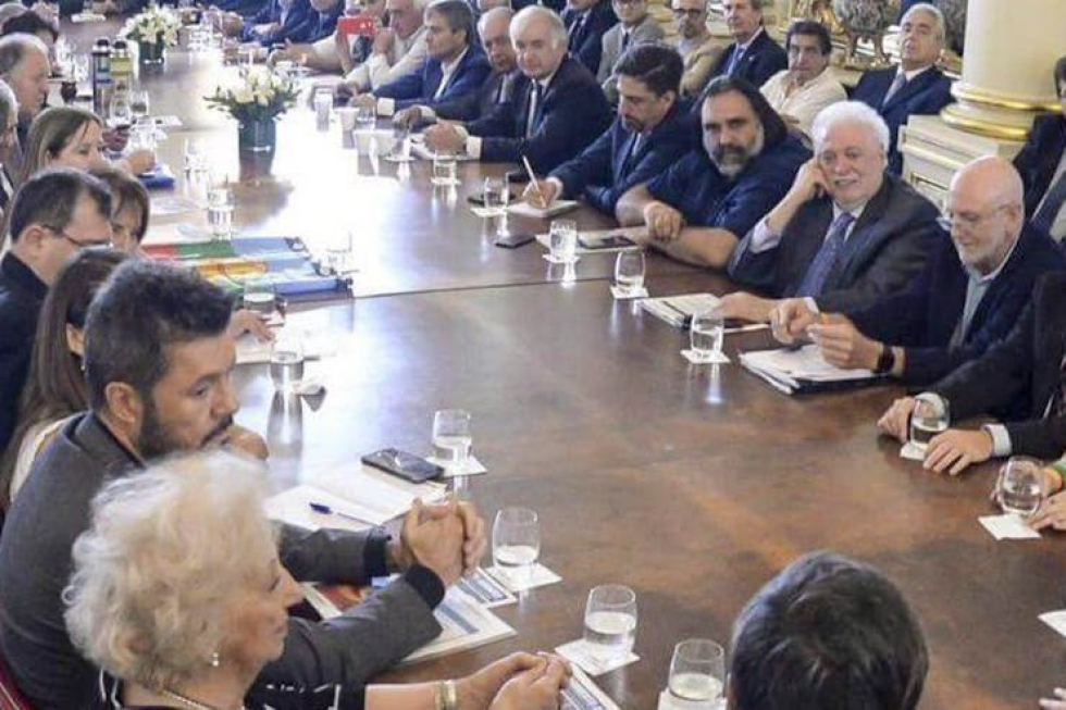 MesadelHambreLANACION.jpg