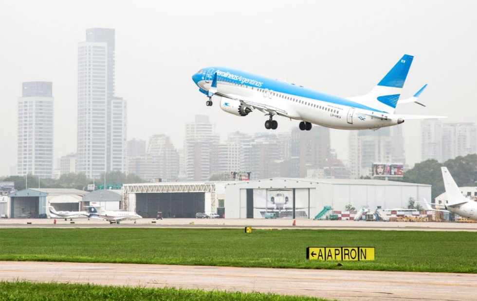 Uno por uno, los requisitos y protocolos que deberán cumplir los aviones, trenes y colectivos para su regreso