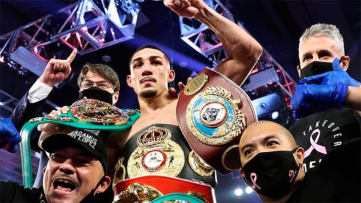 Foto- Teófimo López se quedó con los cuatro cinturones tras ganar en las tarjetas a Lomachenko..jpg