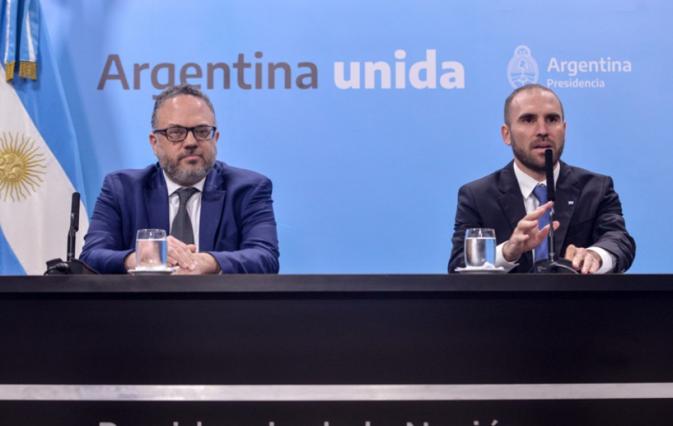 Exclusivo: El Gobierno muy cerca de bajar las retenciones para aumentar la liquidación de dólares