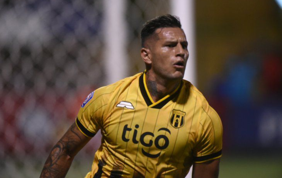 Raúl Bobadilla vuelve a la "Albirroja"