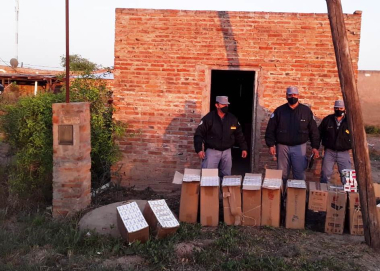 La Polic_a secuestr_ m_s de 500 gruesas de cigarrillos sin aval aduanero por un monto superior a los 700.000 pesos.jpg