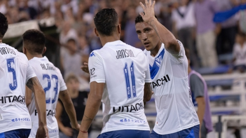 Foto- Vélez recibe al histórico Peñarol de Montevideo en duelo de Copa Sudamericana.jpg