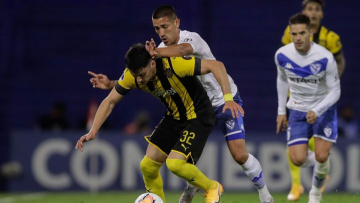 Foto- Vélez no pudo hacer valer su localía y se quedó con un gusto amargo en el partido de ida.jpg