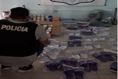 La Polic_a secuestr_ mercader_as sin aval aduanero con un avalu_ de 100.000 pesos.jpg