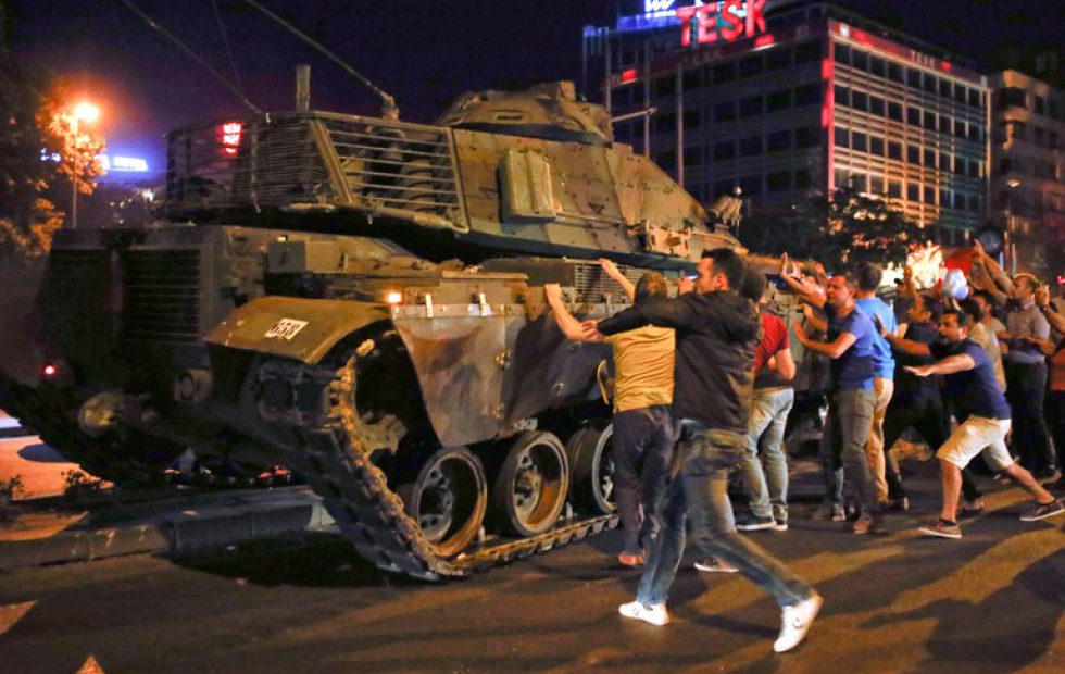 La justicia de Turquía condenó a cadena perpetua a 337 acusados del intento de golpe de Estado contra Recep Tayyip Erdogan en 2016