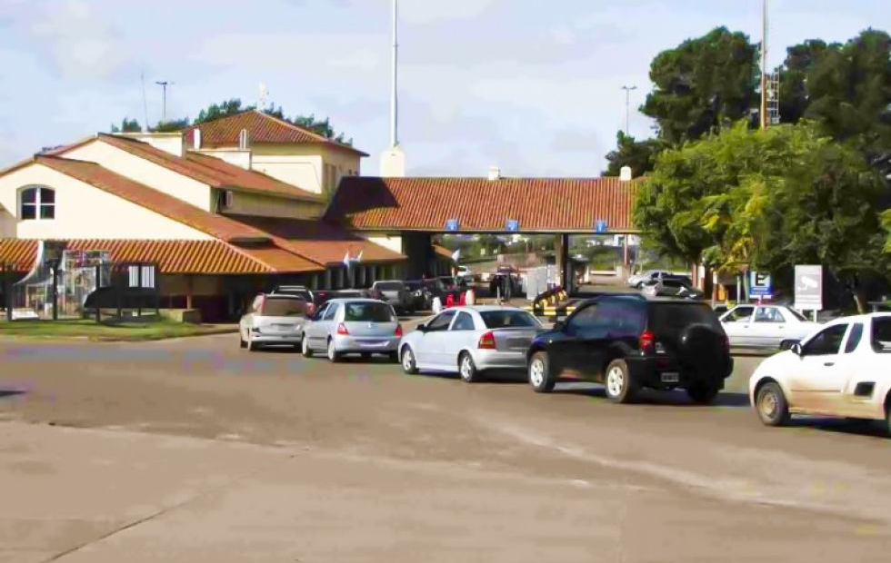 Más restricciones para la entrada y salida del país