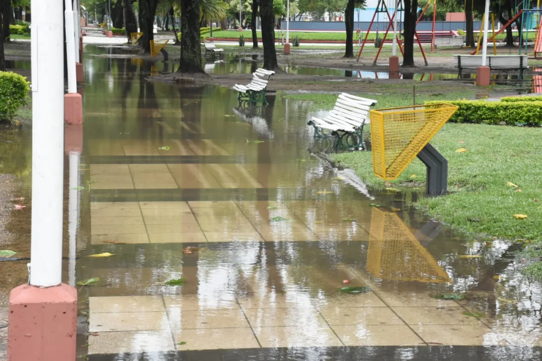 plaza inundada.jpg