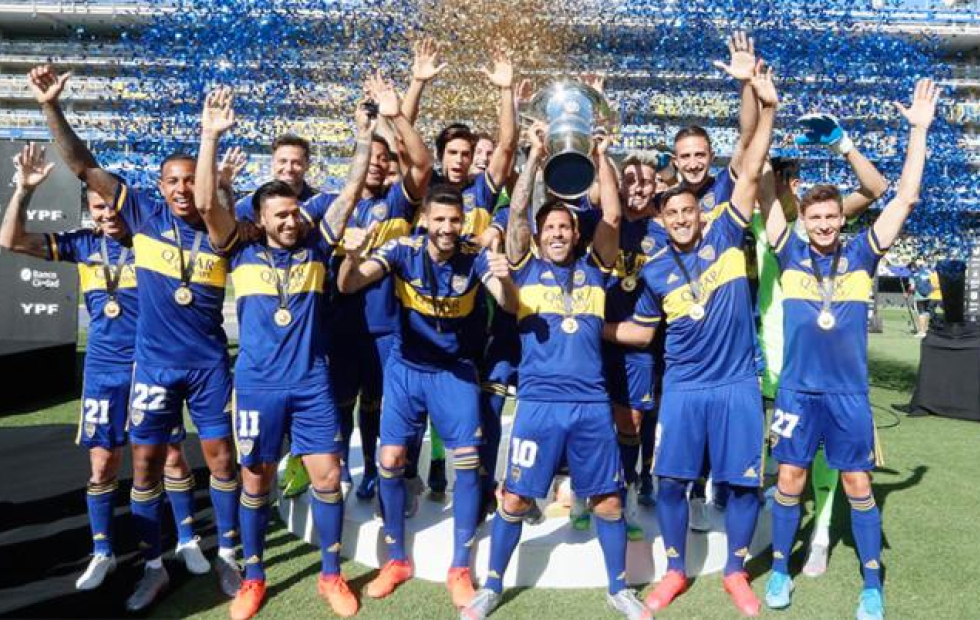 Boca recibió el trofeo de la última Superliga tras más de ocho meses
