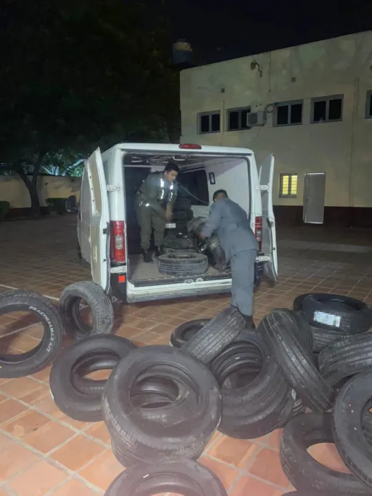Incautan en Formosa neumáticos ilegales 2.jpeg