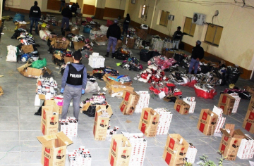 Secuestro mercaderia en El Mangal (2).jpg
