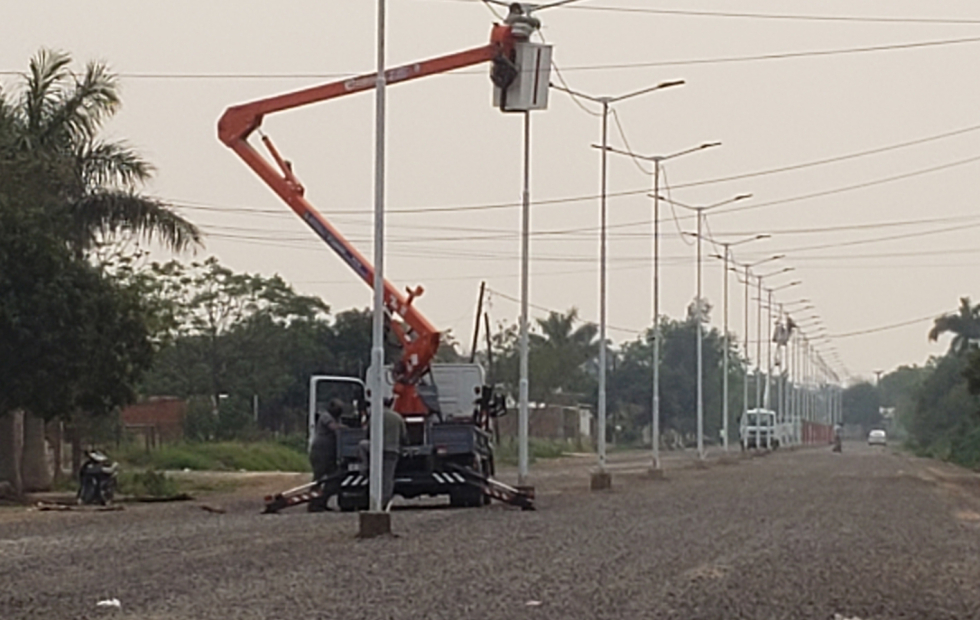 Iluminación de la Avenida Juan Domingo Perón se encuentra lista para su inauguración