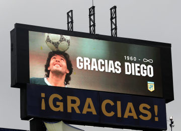 Foto- Homenaje a Diego en la Bombonera en la previa del partido..jpg