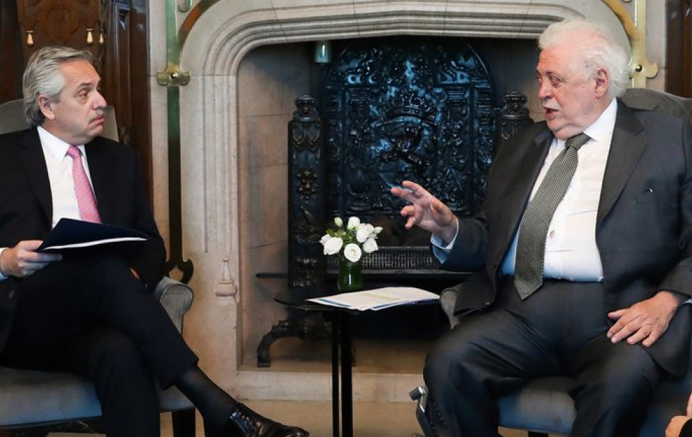Una encuesta reveló que la mayoría de los argentinos desconfía del plan de vacunación