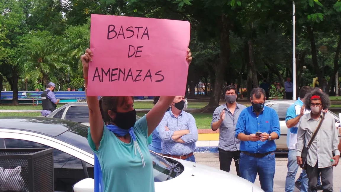bastadeamenazas.jpg